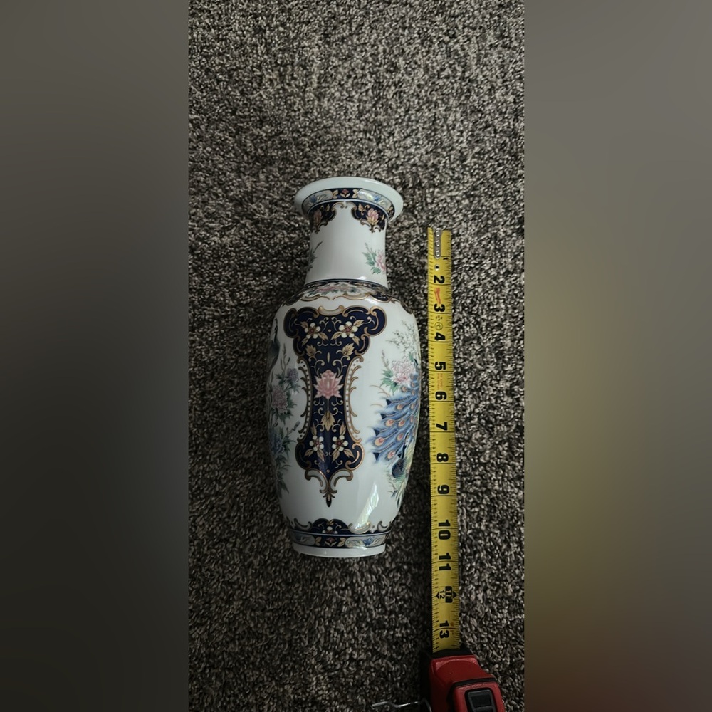 Beautiful Flower Vase Made in Japan